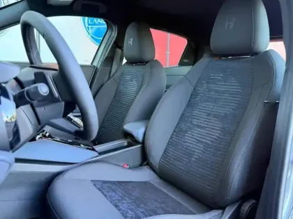 Photo 11 Alfa Romeo Junior  1.2 Ibrida 145ch Techno e-DCT6