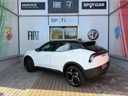 Photo 5 Alfa Romeo Junior  1.2 Ibrida 145ch Techno e-DCT6