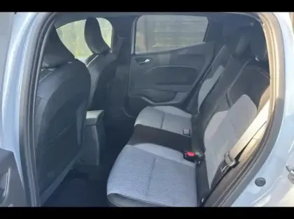 Photo 10 Renault Clio  1.6 E-Tech 145ch full hybrid Techno - 25