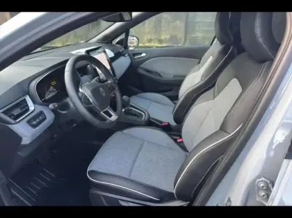 Photo 9 Renault Clio  1.6 E-Tech 145ch full hybrid Techno - 25