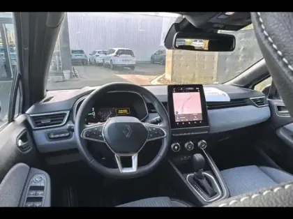 Photo 8 Renault Clio  1.6 E-Tech 145ch full hybrid Techno - 25