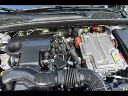 Photo 14 Renault Clio  1.6 E-Tech 145ch full hybrid Techno - 25