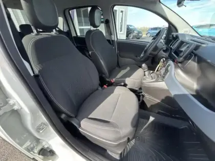 Photo 10 Fiat Panda  1.0 70ch BSG S&S  Cross