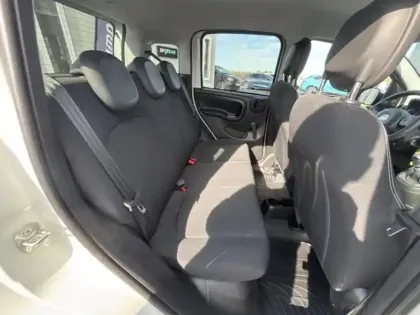 Photo 11 Fiat Panda  1.0 70ch BSG S&S  Cross