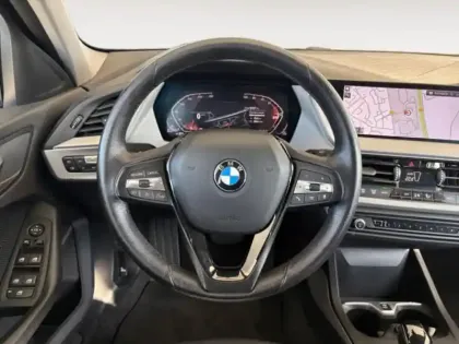 Photo 26 BMW Serie 1 Série 1 116dA 116ch Business Design DKG7