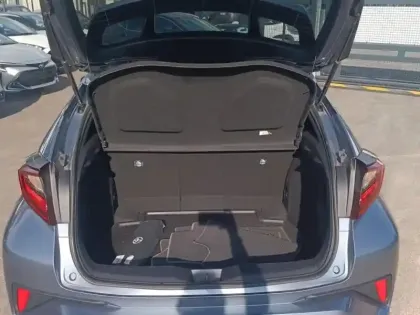 Photo 12 Toyota C-HR  1.8 Hybride 122ch Design E-CVT