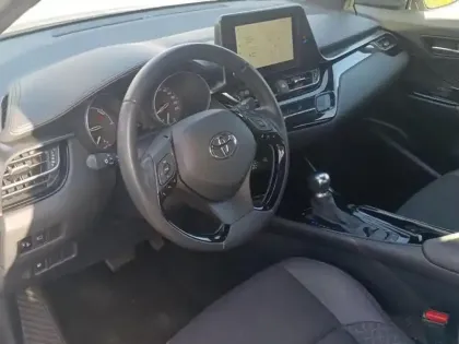 Photo 14 Toyota C-HR  1.8 Hybride 122ch Design E-CVT