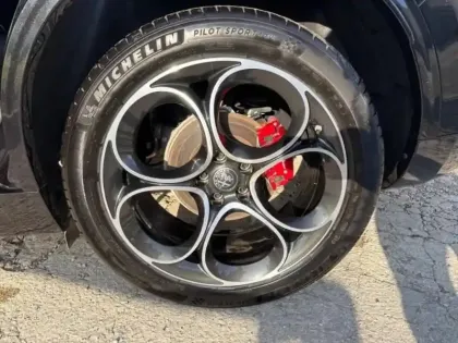 Photo 10 Alfa Romeo Stelvio  2.2 Diesel 160ch Veloce AT8