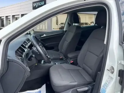 Photo 8 Volkswagen Golf Gén. VII Ph2 Base 5