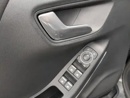 Photo 7 Ford Puma  1.0 Flexifuel 125ch S&S mHEV ST-Line Design 3