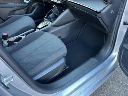 Photo 10 Peugeot 208  1.2 Hybrid 110ch Style e-DCS6