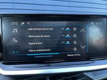 Photo 13 Peugeot 208  1.2 Hybrid 110ch Style e-DCS6