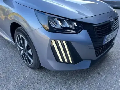 Photo 8 Peugeot 208  1.2 Hybrid 110ch Style e-DCS6