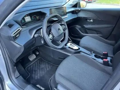 Photo 12 Peugeot 208  1.2 Hybrid 110ch Style e-DCS6