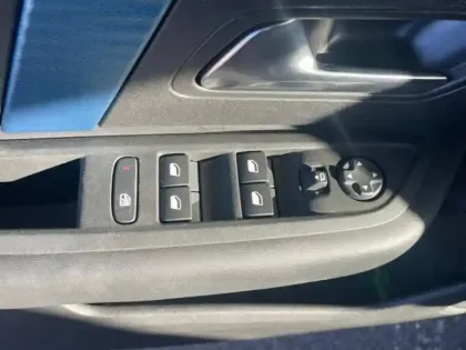 Photo 11 Citroën C4  Moteur électrique 136ch (100 kW) Shine Automatique