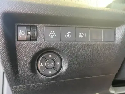 Photo 12 Citroën C4  Moteur électrique 136ch (100 kW) Shine Automatique