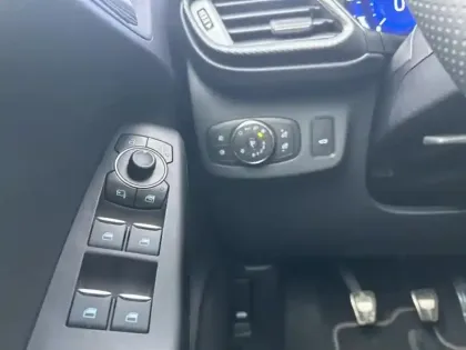 Photo 11 Ford Puma Gén. II Ph1 ST-Line X Vivid Ruby 5