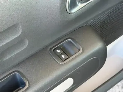 Photo 12 Citroën C3  1.2 PureTech 83ch S&S YOU!