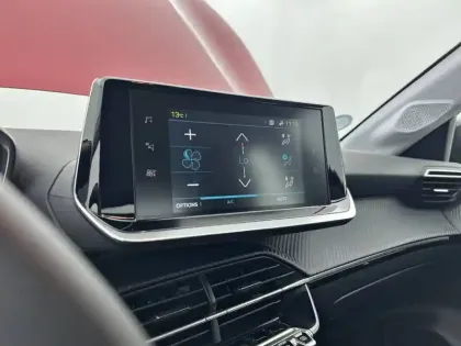 Photo 20 Peugeot 208  Electrique 50 kWh 136ch