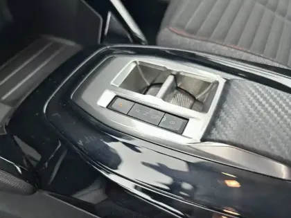 Photo 13 Peugeot 208  Electrique 50 kWh 136ch