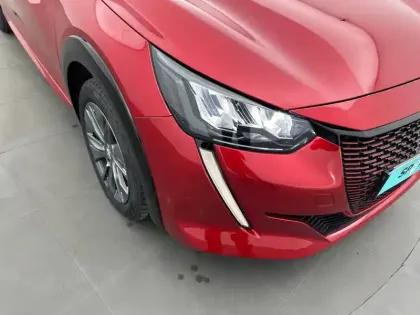 Photo 15 Peugeot 208  Electrique 50 kWh 136ch