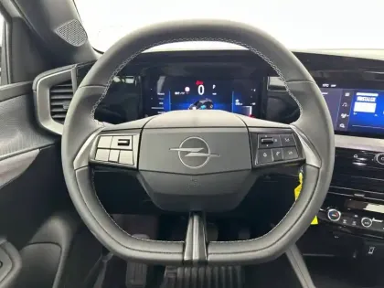 Photo 8 Opel Mokka  1.2 Turbo Hybrid 136 ch e-DCT6