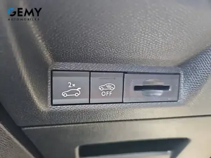 Photo 18 Peugeot 3008  Hybrid 145 e-DCS6