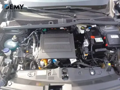 Photo 11 Peugeot 2008  Electrique 54 kWh 156 ch