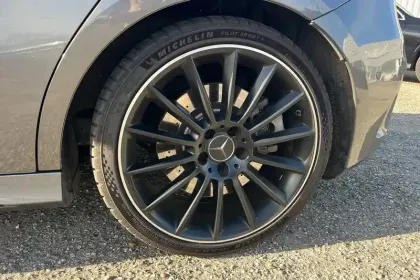 Photo 11 Mercedes Classe A  35 Mercedes-AMG 7G-DCT Speedshift AMG 4Matic