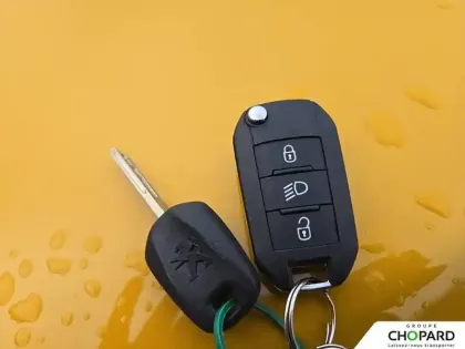 Photo 20 Peugeot 208  PureTech 75 S&S BVM5