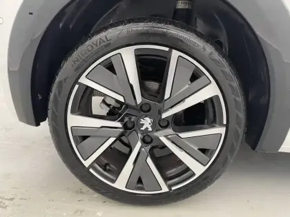 Photo 50 Peugeot 208  PureTech 100 S&S EAT8