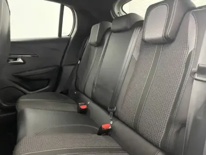 Photo 14 Peugeot 208 Gén. II Ph1 NG GT 5