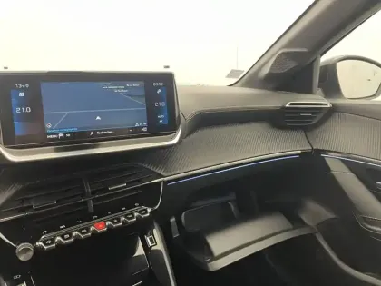 Photo 59 Peugeot 208  PureTech 100 S&S EAT8