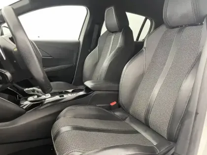 Photo 77 Peugeot 208  PureTech 100 S&S EAT8