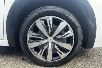 Photo 14 Peugeot 208  Electrique 50 kWh 136ch