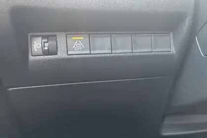 Photo 23 Peugeot 208  Electrique 50 kWh 136ch