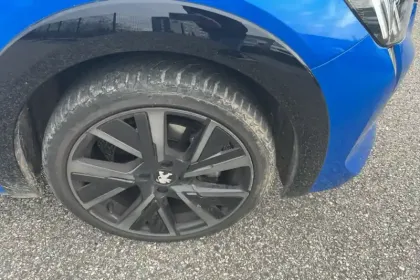 Photo 55 Peugeot 208  PureTech 130 S&S EAT8