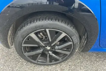 Photo 56 Peugeot 208  PureTech 130 S&S EAT8