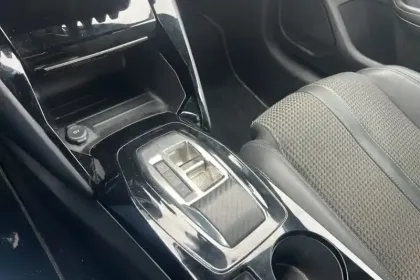 Photo 61 Peugeot 208  PureTech 130 S&S EAT8