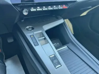 Photo 21 Peugeot 308  Hybrid 136 e-DCS6