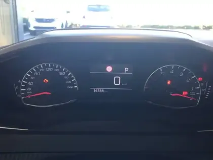 Photo 21 Peugeot 208  PureTech 75 S&S BVM5