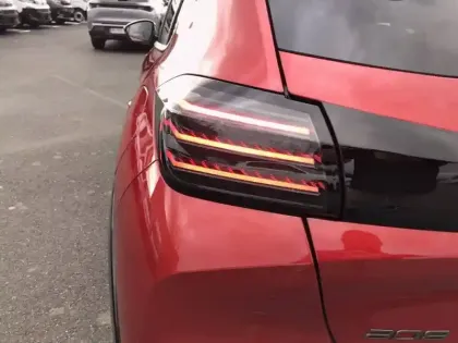 Photo 36 Peugeot 208  Hybrid 110 e-DCS6