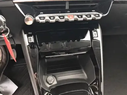 Photo 34 Peugeot 208  Hybrid 110 e-DCS6