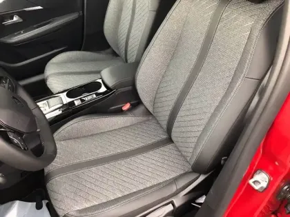 Photo 30 Peugeot 208  Hybrid 110 e-DCS6