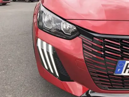 Photo 35 Peugeot 208  Hybrid 110 e-DCS6