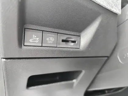 Photo 18 Peugeot 3008  Hybrid 145 e-DCS6