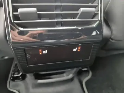 Photo 17 Peugeot 3008  Hybrid 145 e-DCS6