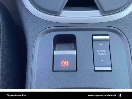 Photo 16 Jeep Avenger  1.2 Turbo T3 110 ch e-Hybrid BVR6