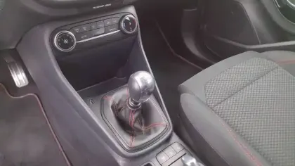 Photo 16 Ford Fiesta Gén. V Ph1 Evo ST-Line 5