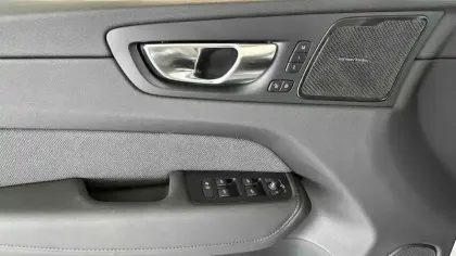 Photo 13 Volvo XC60  T6 AWD Hybride rechargeable 253 ch+145 ch Geartronic 8